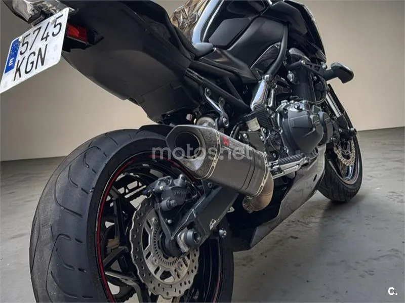 Kawasaki Z900 - Vista 12