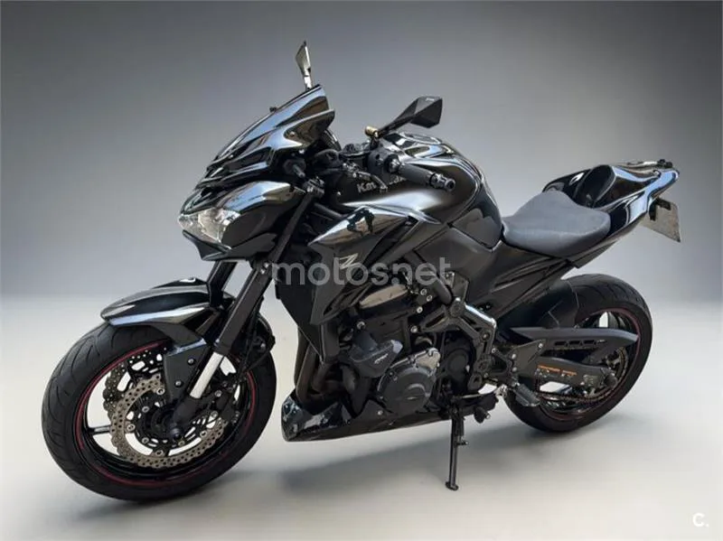 Kawasaki Z900 - Vista 8
