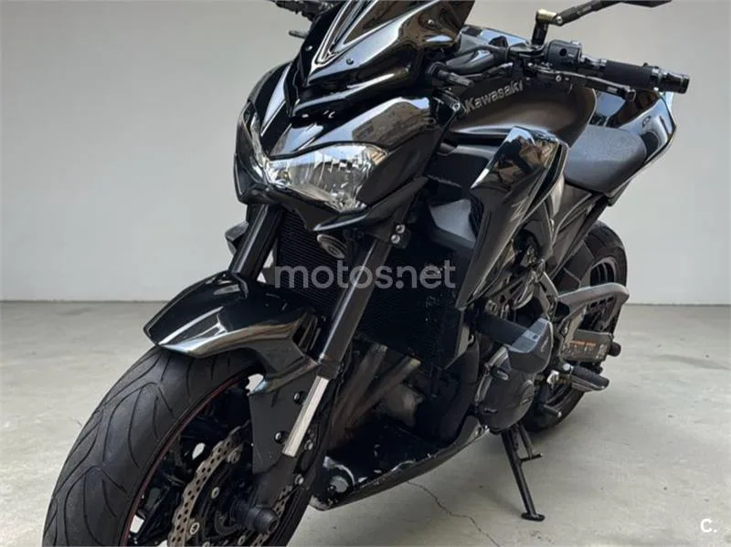 Kawasaki Z900 - Vista 10