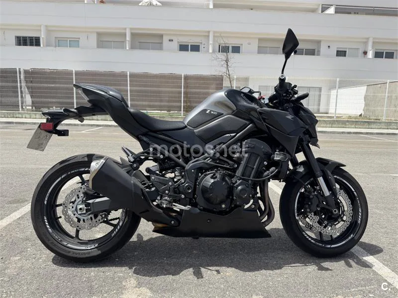 Kawasaki Z900 - Vista 3
