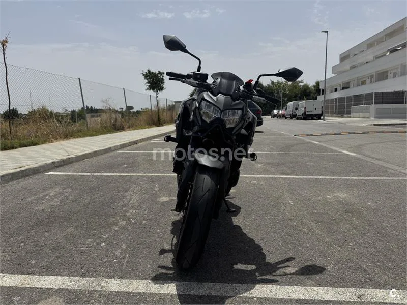 Kawasaki Z900 - Vista 4