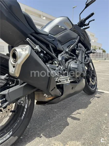 Kawasaki Z900 - Vista 6