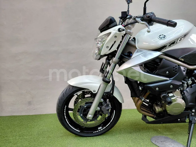 Yamaha XJ6 Diversion S - Vista 16