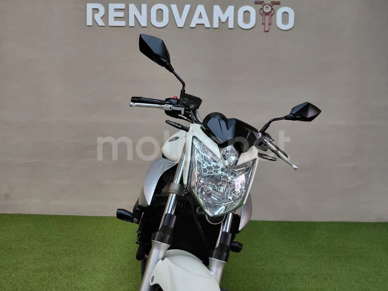 Yamaha XJ6 Diversion S - Vista 20