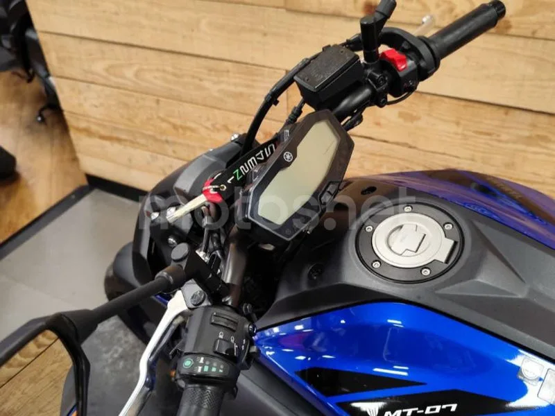 Yamaha MT-07 - Vista 11