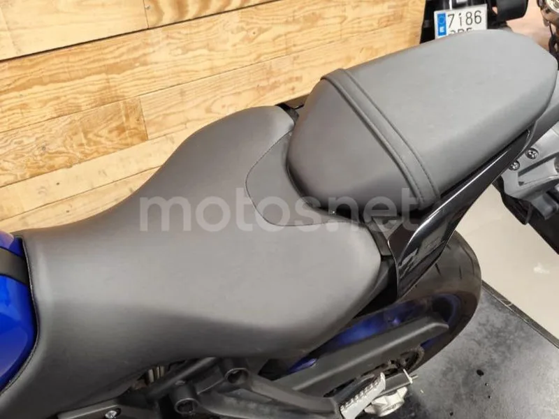 Yamaha MT-07 - Vista 12