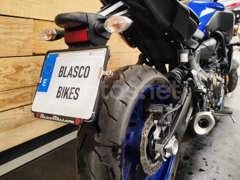 Yamaha MT-07 - Vista 16