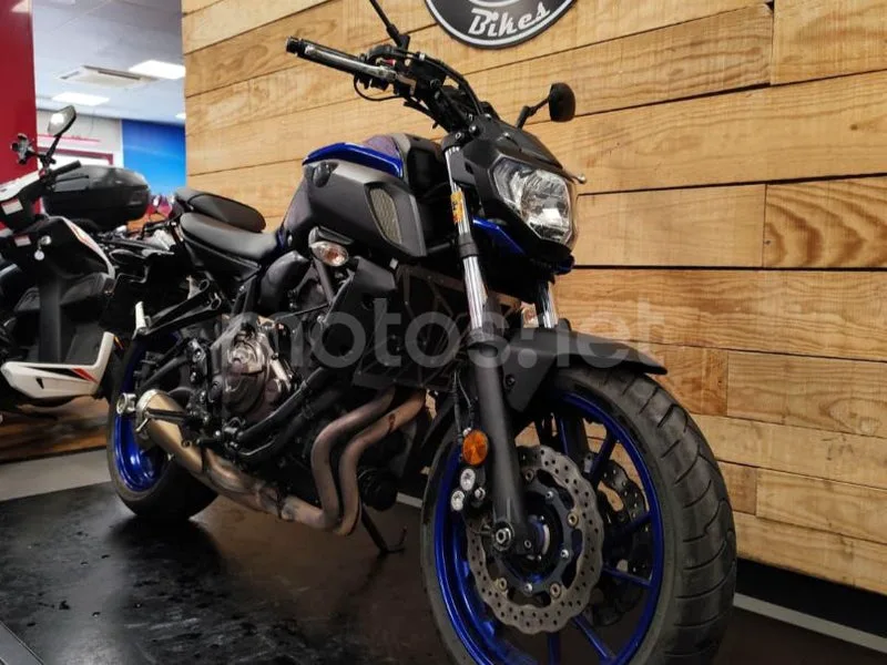 Yamaha MT-07 - Vista 17