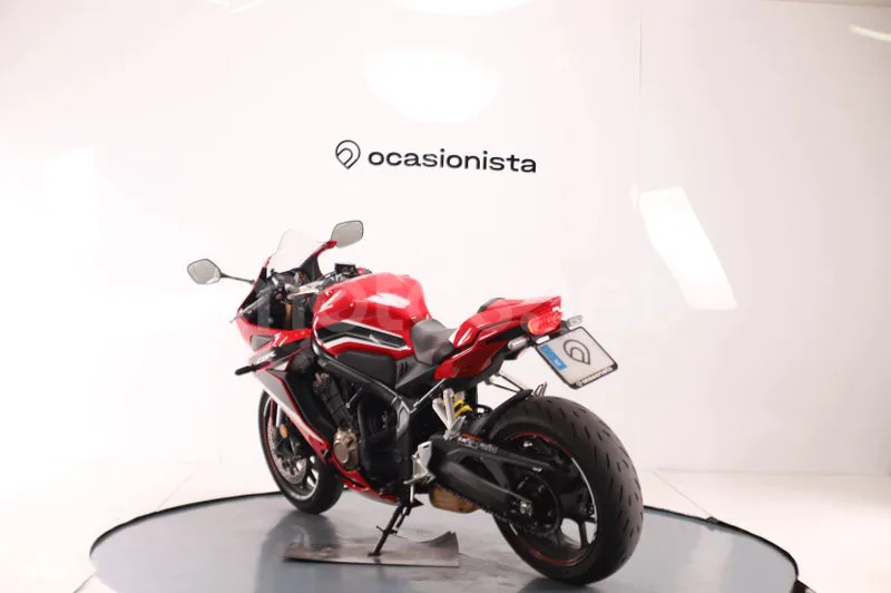 Honda CBR650R - Vista 4