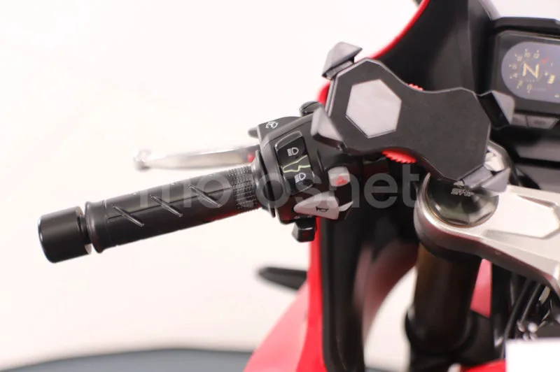 Honda CBR650R - Vista 7