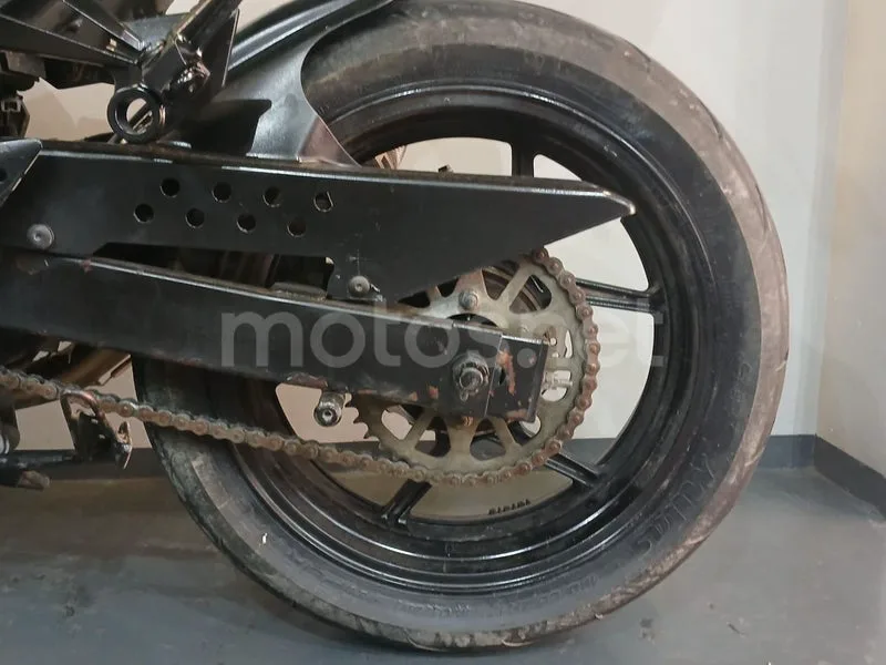 Kawasaki Z750 - Vista 12