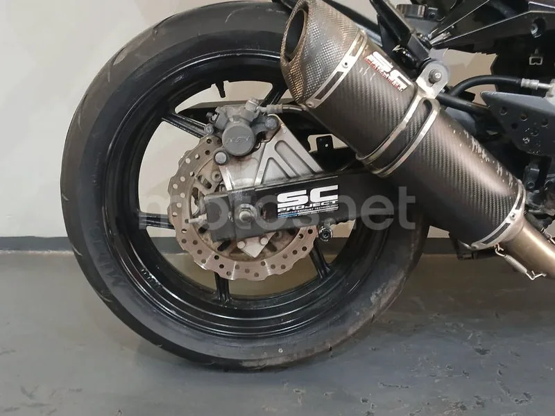 Kawasaki Z750 - Vista 13