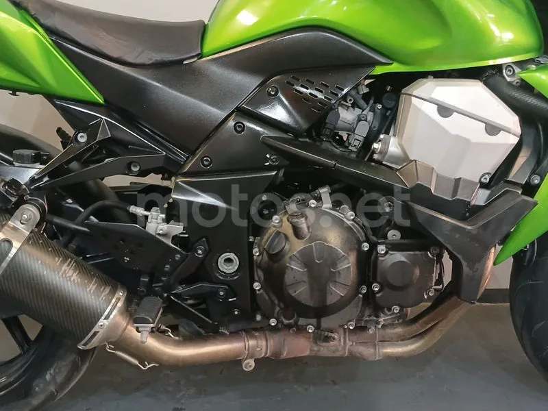 Kawasaki Z750 - Vista 14