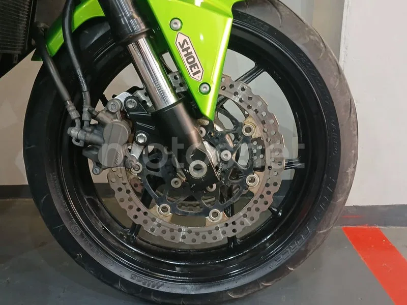 Kawasaki Z750 - Vista 15