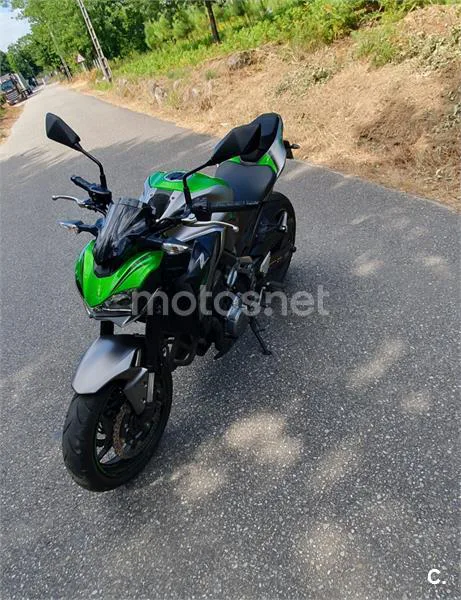 Kawasaki Z900 - Vista 3