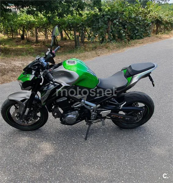 Kawasaki Z900 - Vista 5
