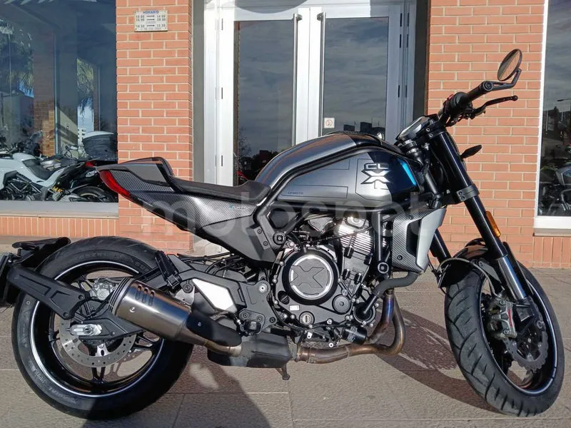 CFMOTO 700CL-X 4900 € 2023 Valencia - 2