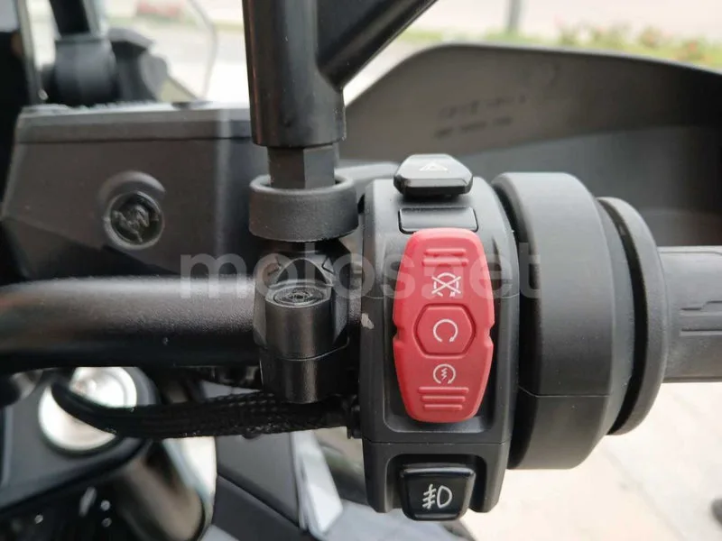 CFMOTO 800MT - Vista 11