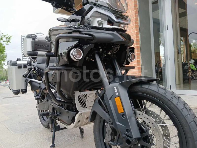 CFMOTO 800MT - Vista 6