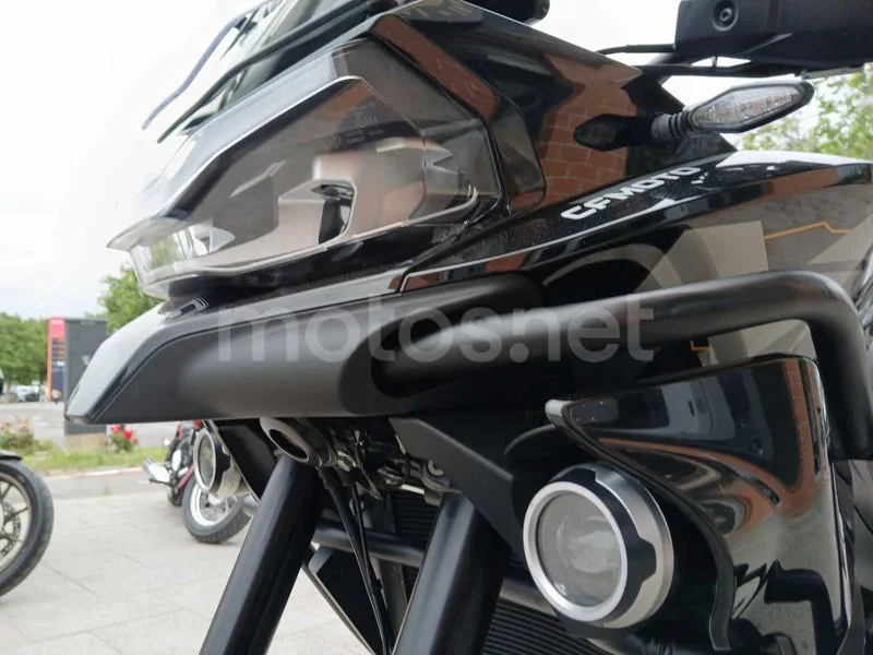 CFMOTO 800MT - Vista 12