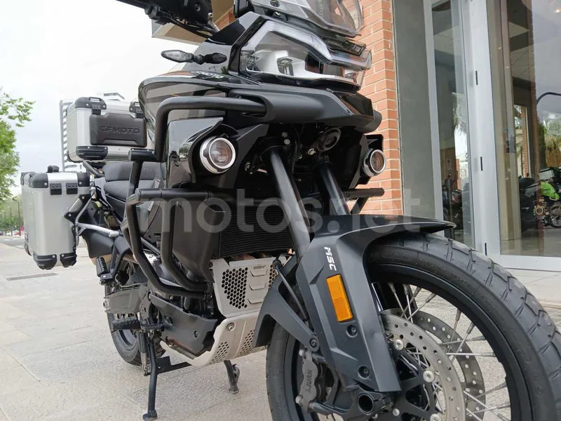 CFMOTO 800MT - Vista 6