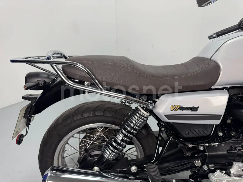 Moto Guzzi V7 - Vista 15