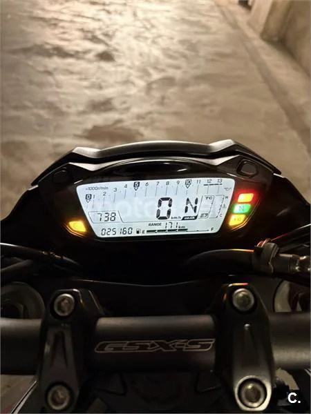 Suzuki GSX-S750 - Vista 3