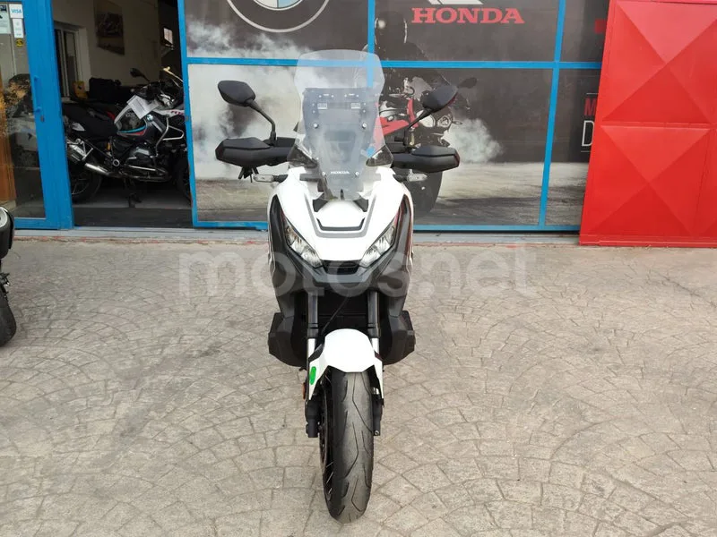 Honda X-ADV - Vista 11