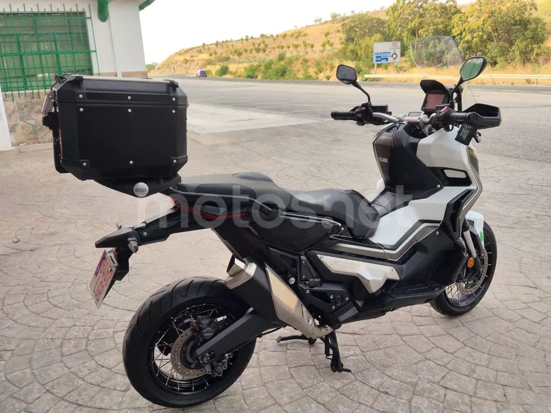Honda X-ADV - Vista 15