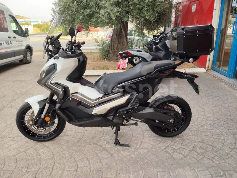 Honda X-ADV - Vista 18