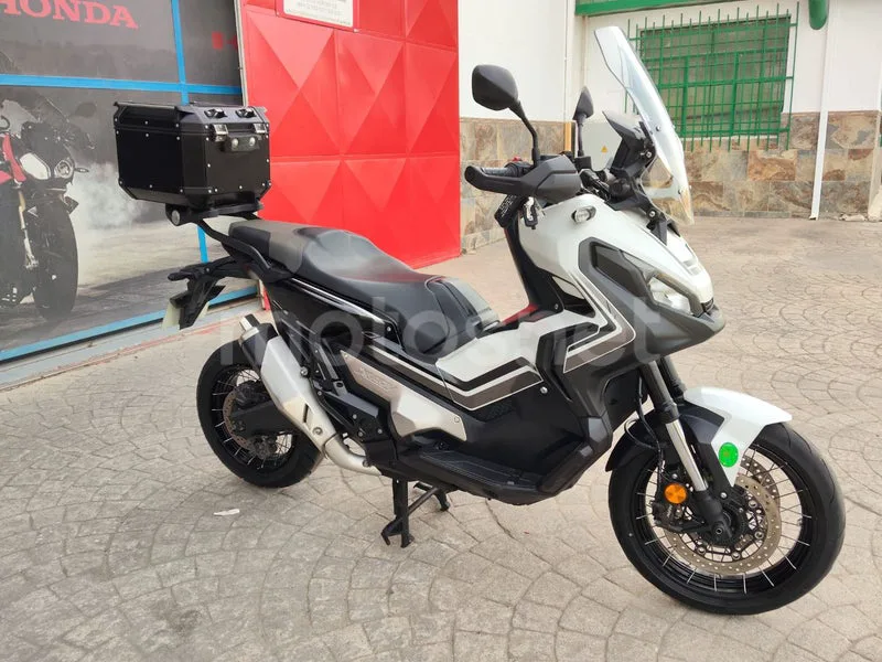 Honda X-ADV - Vista 21
