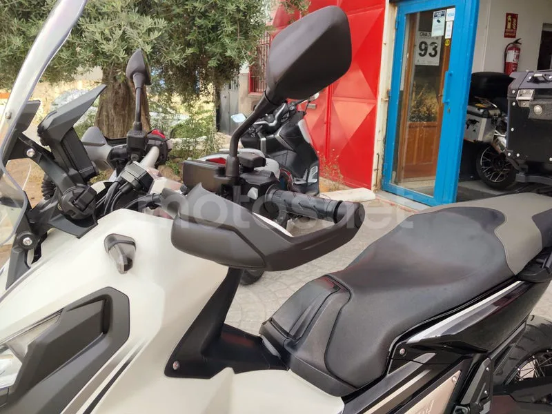 Honda X-ADV - Vista 10
