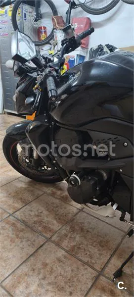 Kawasaki Z750 - Vista 3