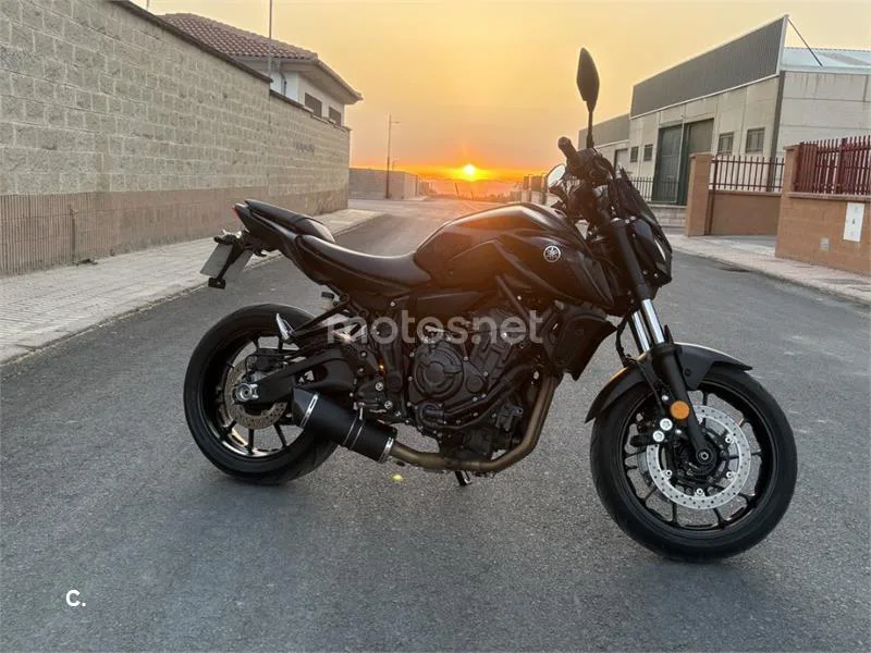 Yamaha MT-07 - Vista 9