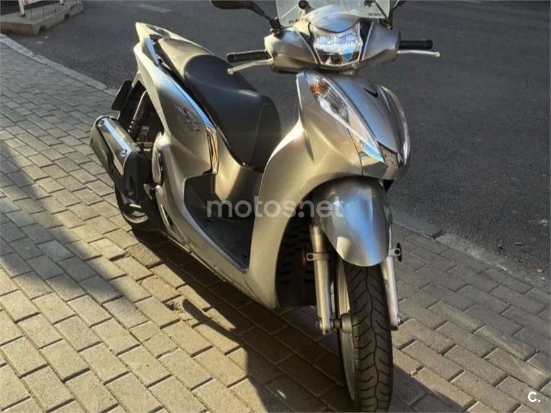 Honda SH300i 4450 € 2017 Madrid - 1