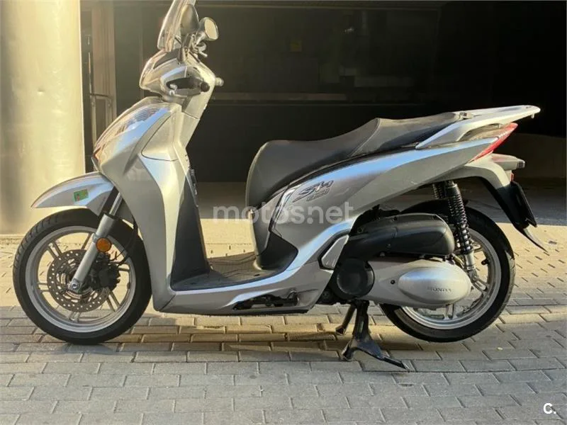 Honda SH300i - Vista 3