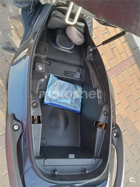 Kymco Grand Dink 300 - Vista 8