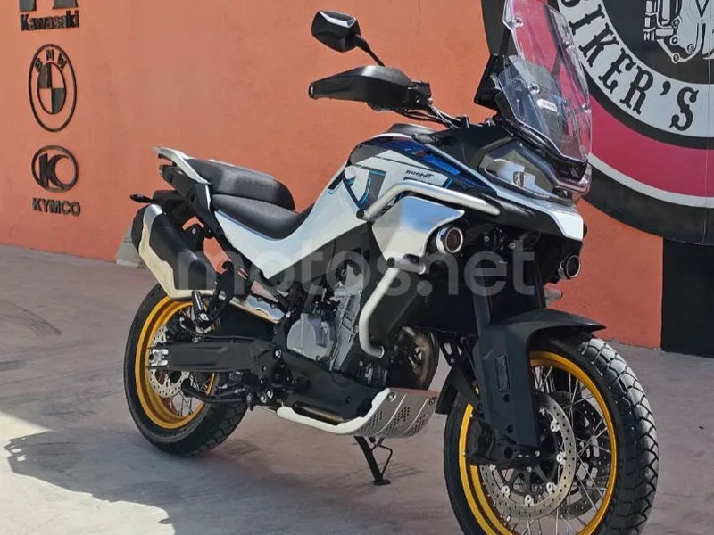 CFMOTO 800MT - Vista 7
