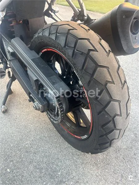 Suzuki V-Strom 1000 - Vista 3