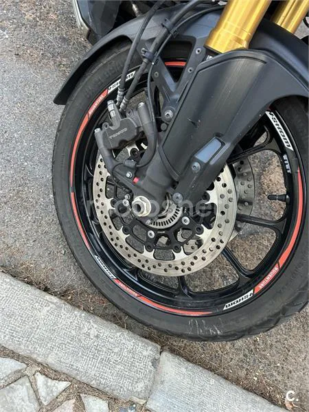Suzuki V-Strom 1000 - Vista 5
