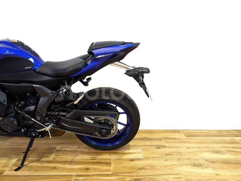 Yamaha YZF-R7 - Vista 9