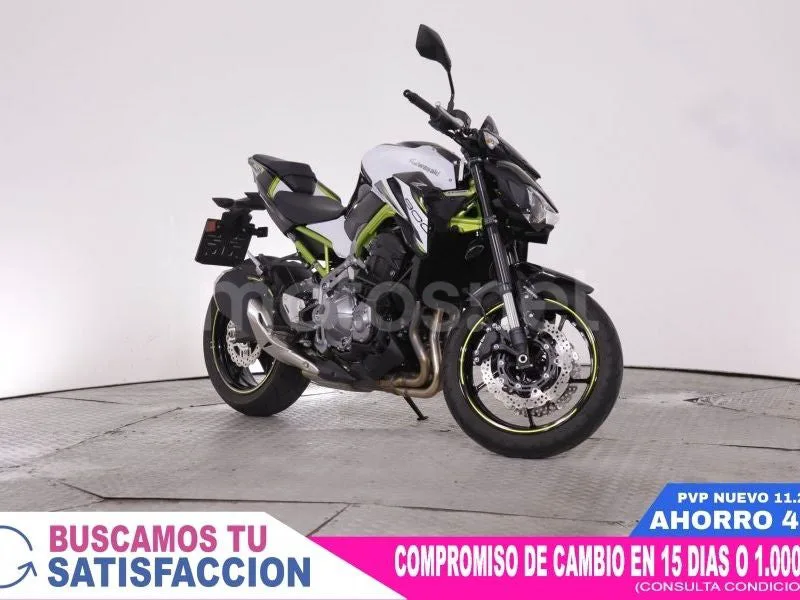 Kawasaki Z900 - Vista 4