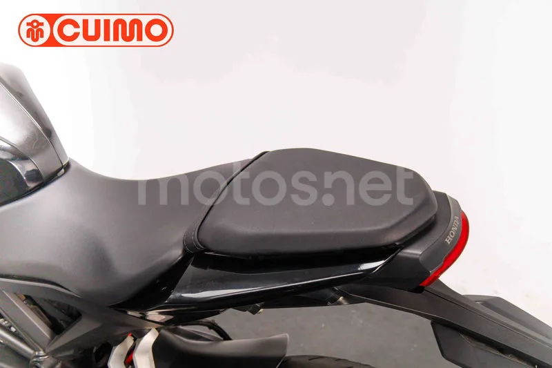 Honda CB125R - Vista 22