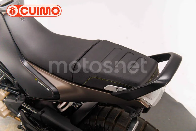 Husqvarna Svartpilen 401 - Vista 21