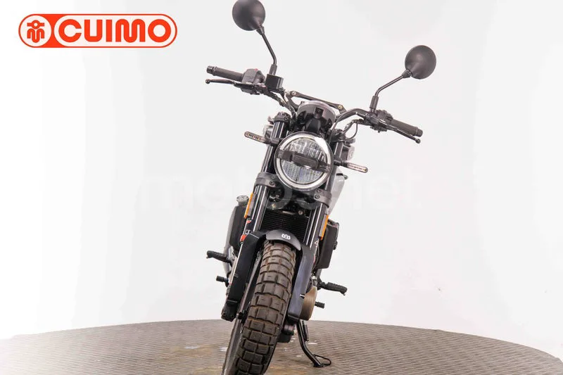 Husqvarna Svartpilen 401 - Vista 10