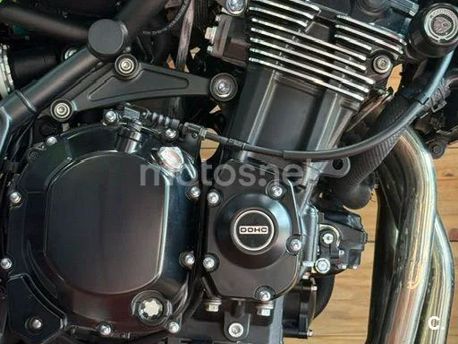 Kawasaki Z900RS - Vista 3
