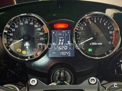 Kawasaki Z900RS - Vista 5