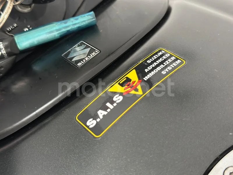 Suzuki GSR600 - Vista 19