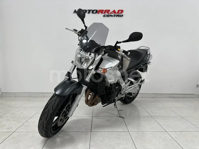 Suzuki GSR600 - Vista 3