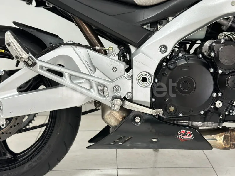 Suzuki GSR600 - Vista 26